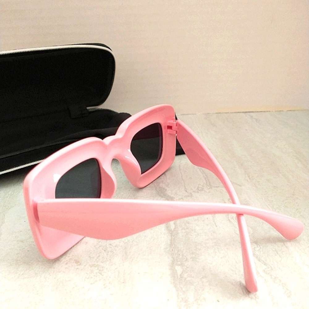 New Boutique Women's Polarized Barbie Pink Bubble Puffy Sunglasses - Picture 7 of 9
